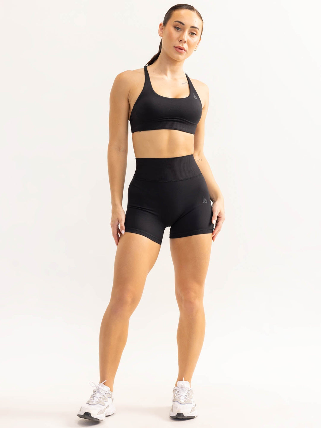 Activate Scoop Neck Sports Bra - Black Clothing Ryderwear