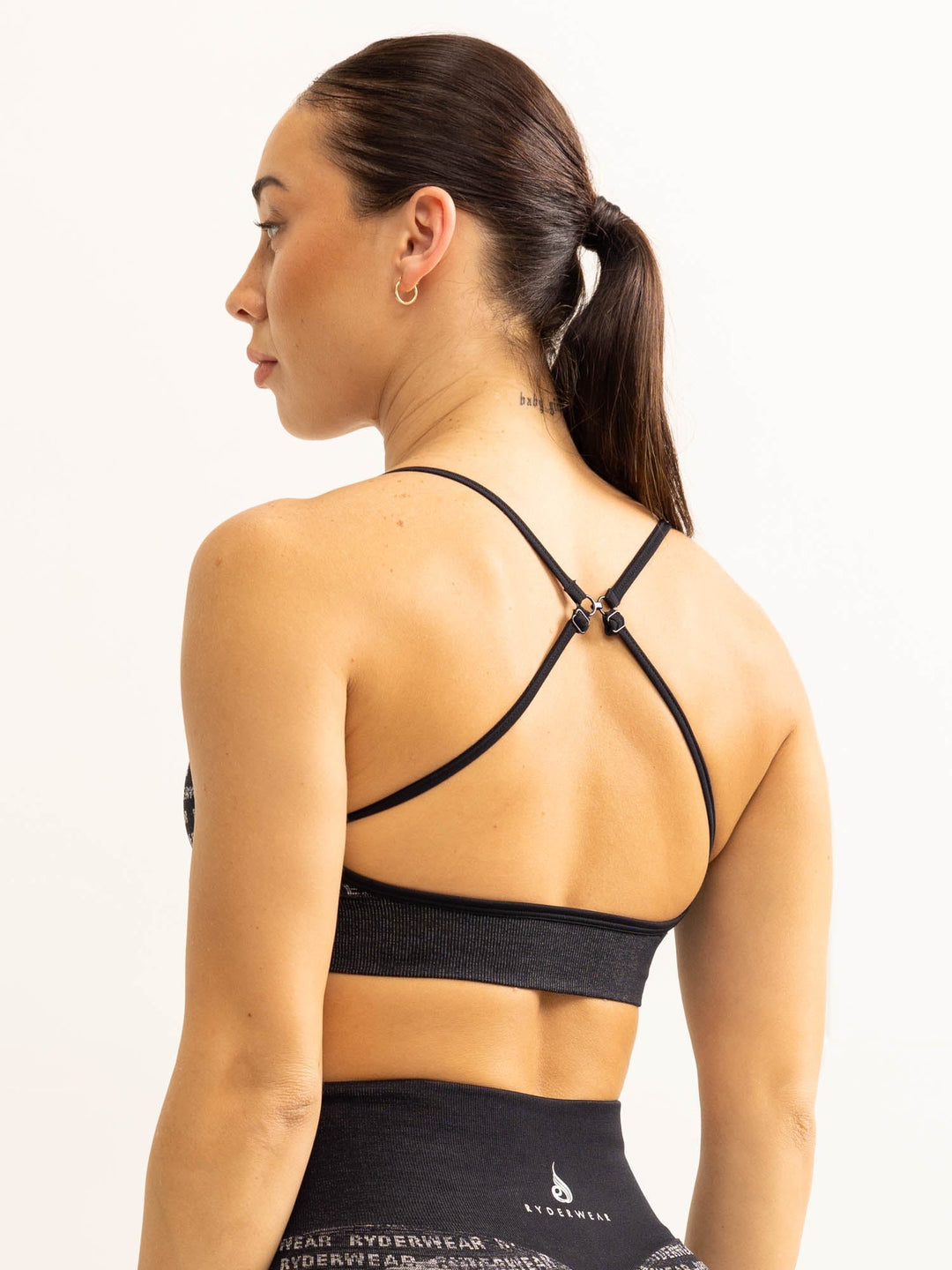 Logo Lux Seamless Sports Bra - Black Clothing Ryderwear