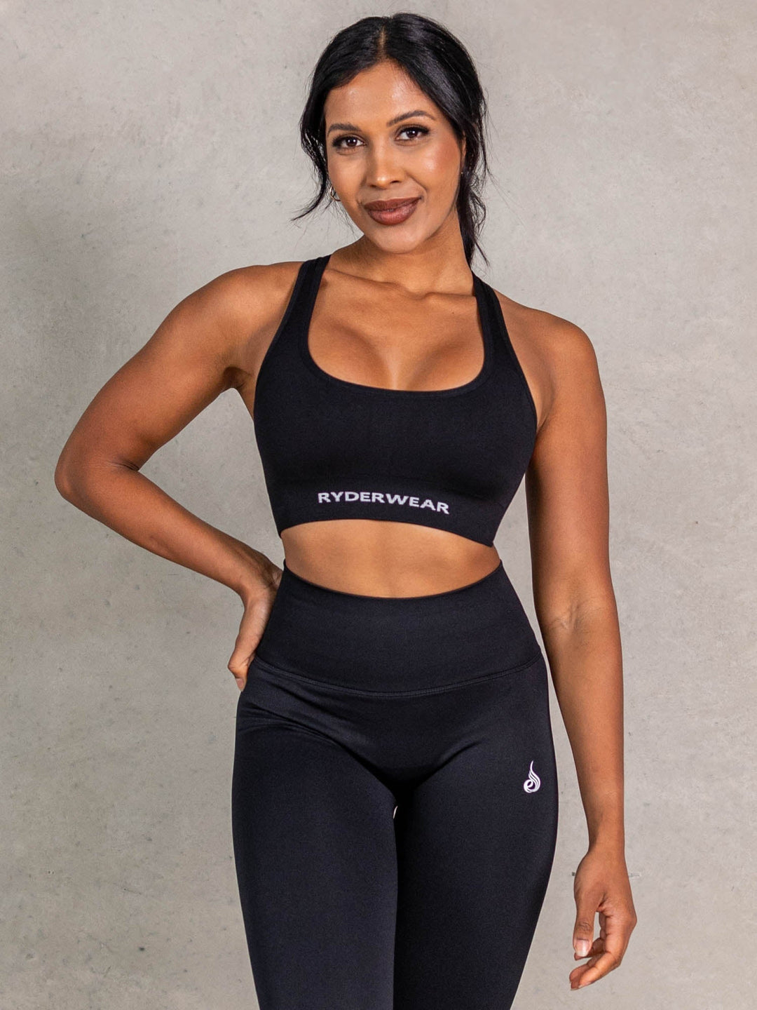 NRG Seamless Scoop Neck Sports Bra - Black Clothing Ryderwear