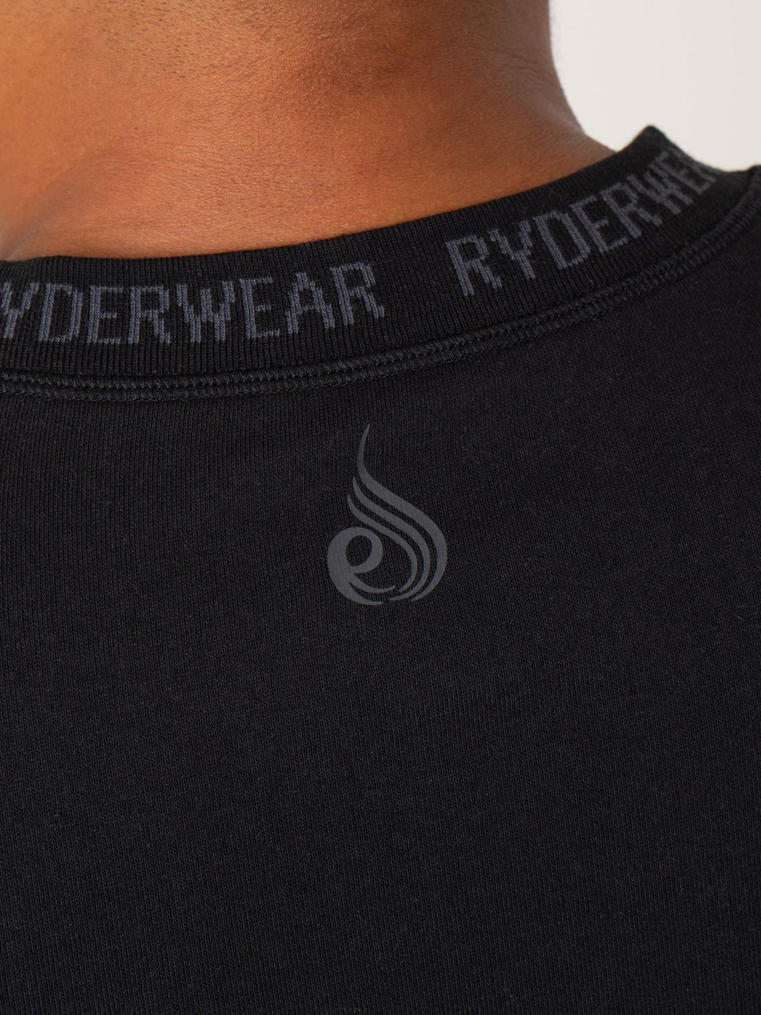 Pursuit Fleece T-Shirt - Black Clothing Ryderwear
