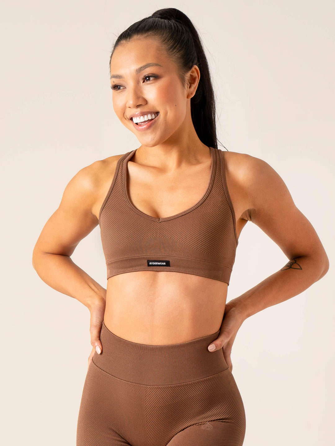 Circuit Rib Seamless Sports Bra - Chocolate Clothing Ryderwear