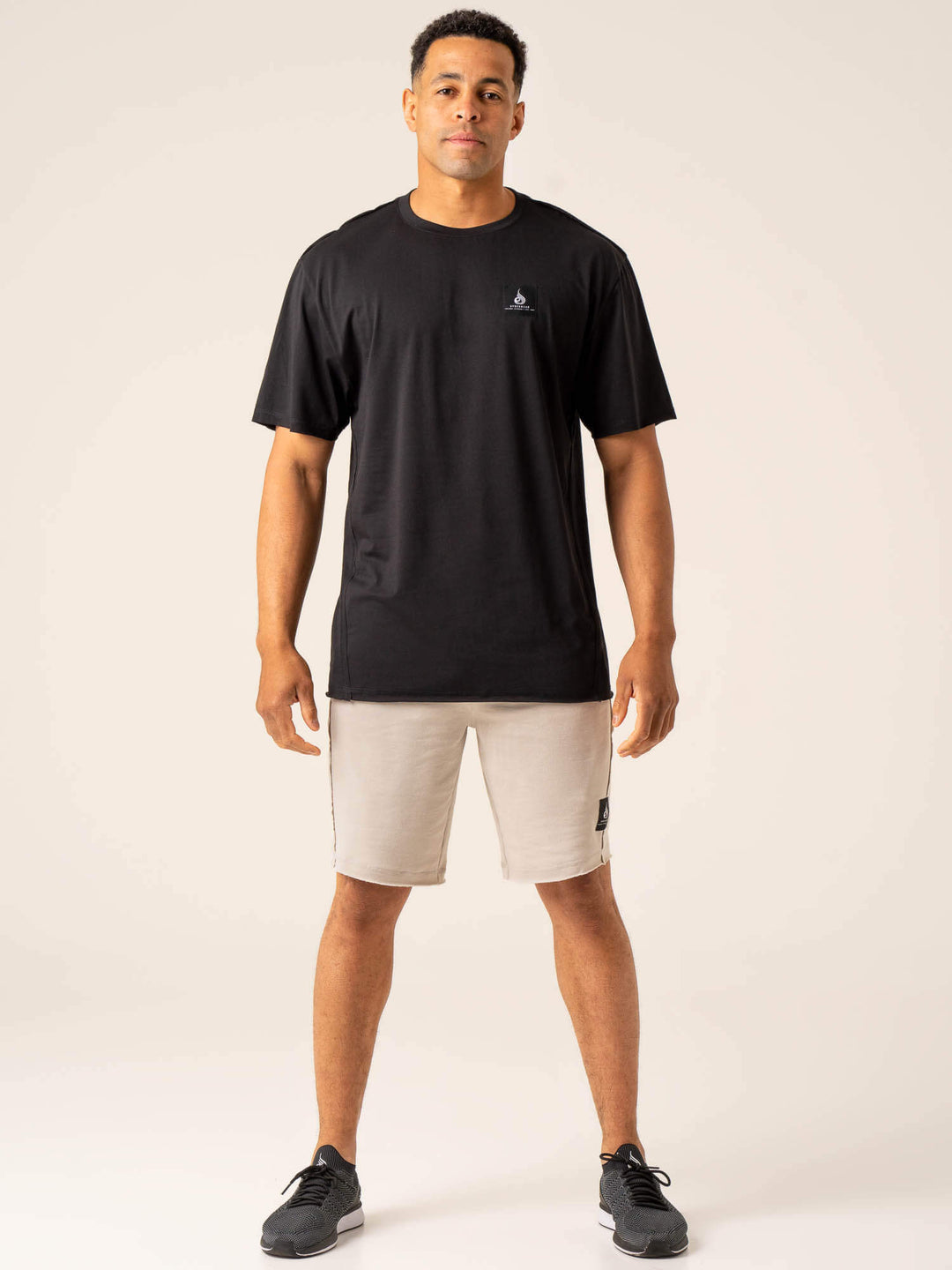 Dynamic Oversized T-Shirt - Black Clothing Ryderwear