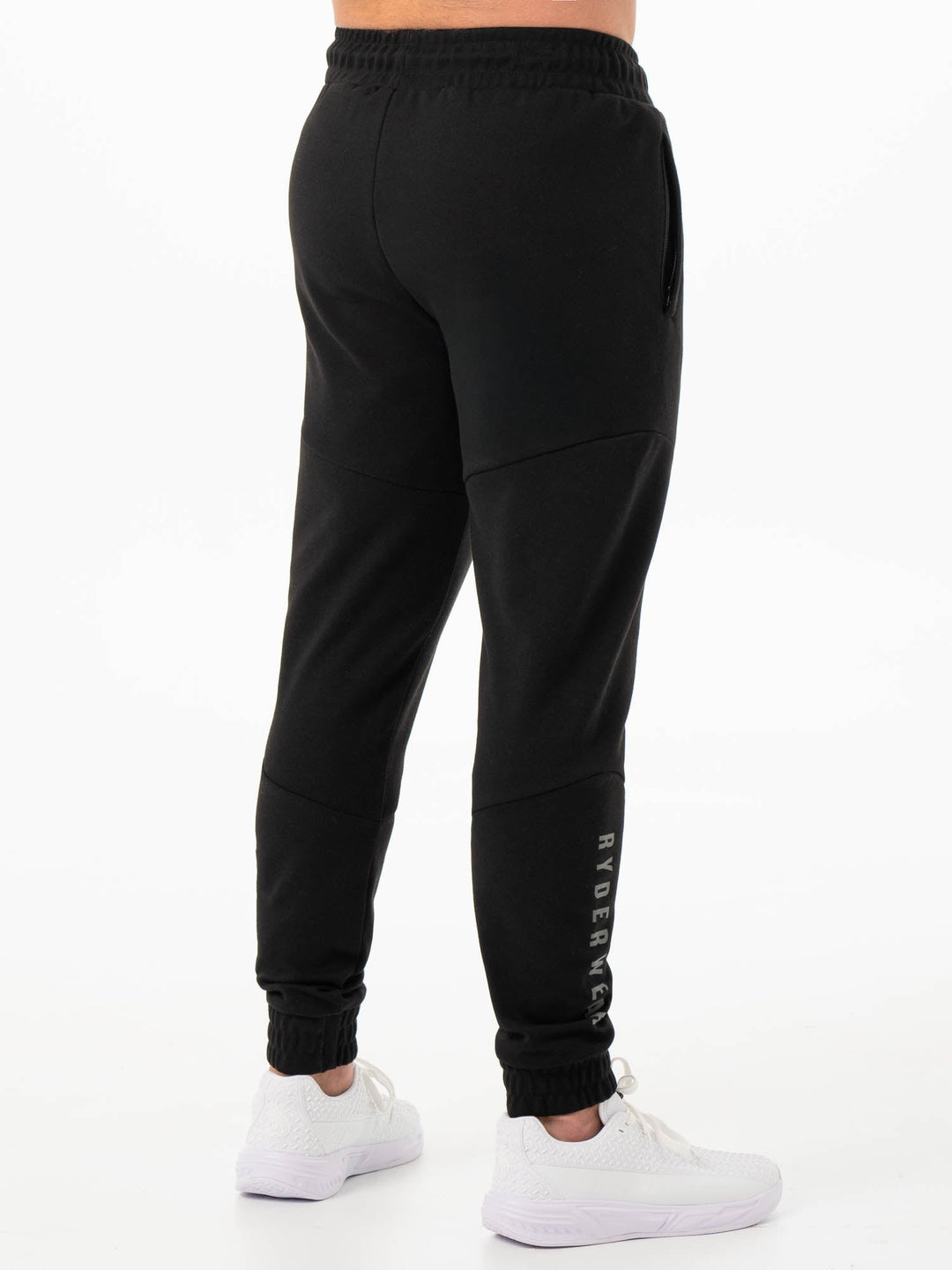 Soft Tech Trackpants - Black