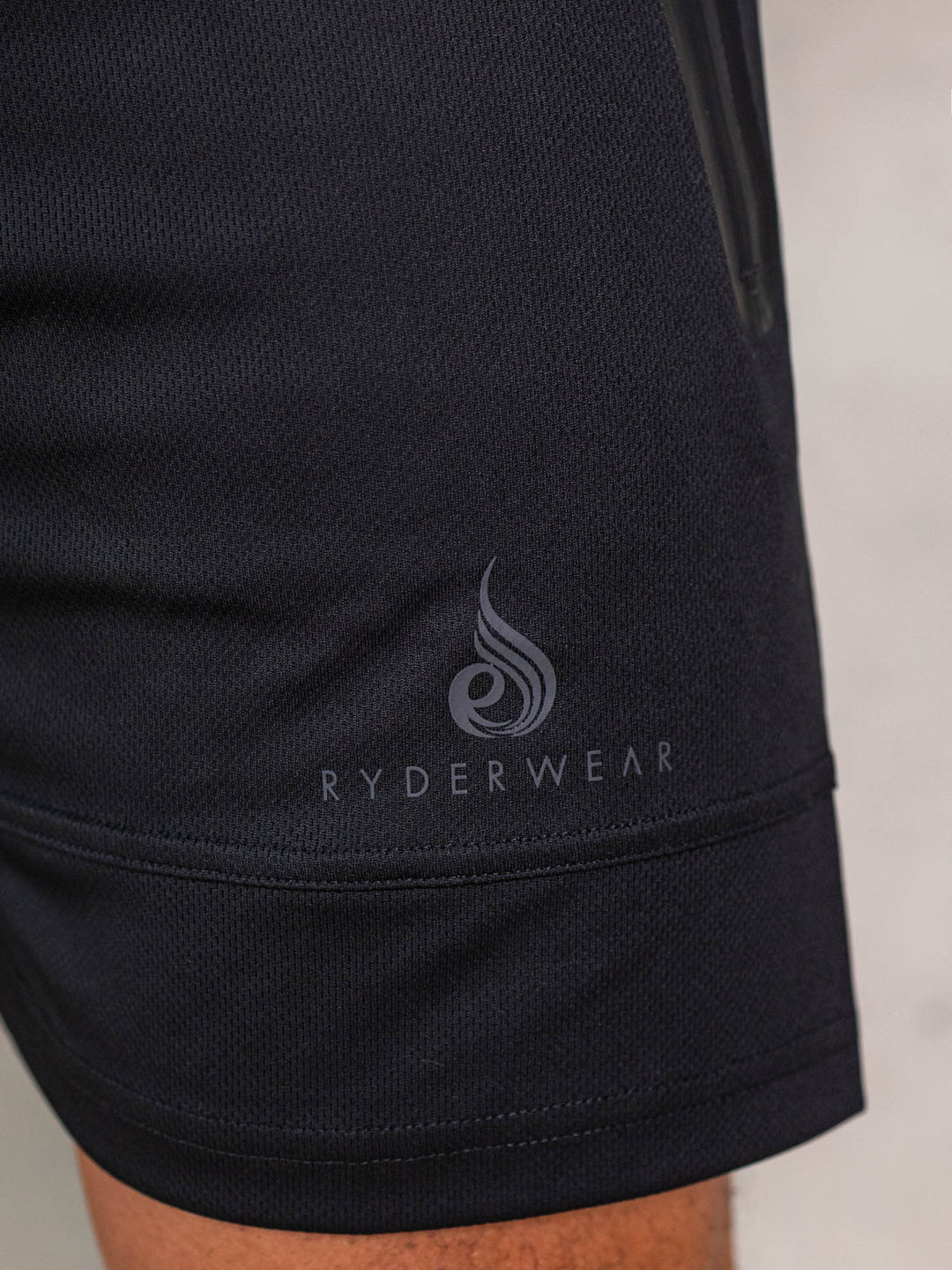 Advance Mesh Short - Black Clothing Ryderwear 