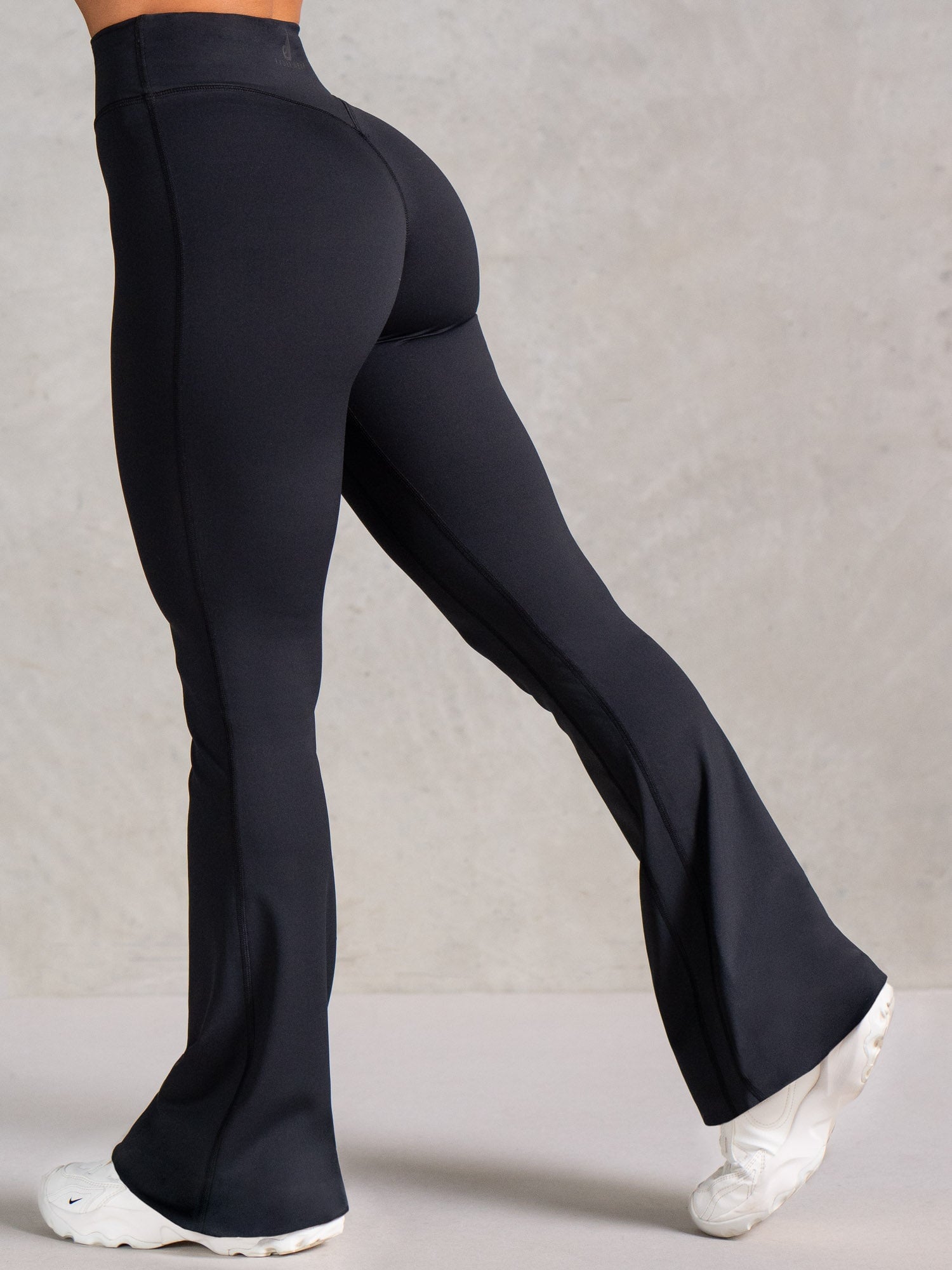 半額LuxeFit Flare Leggings / ネイビー xs アマテラス LuxeFit Flare Leggings / ネイビー xs アマテラス - メルカリ