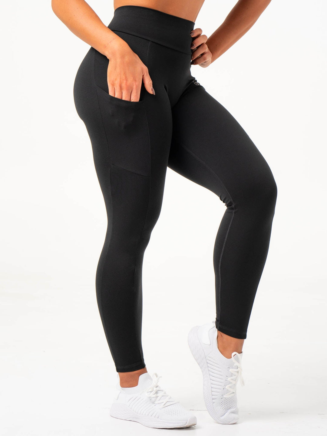 NKD V Scrunch Pocket Leggings - Black Clothing Ryderwear 