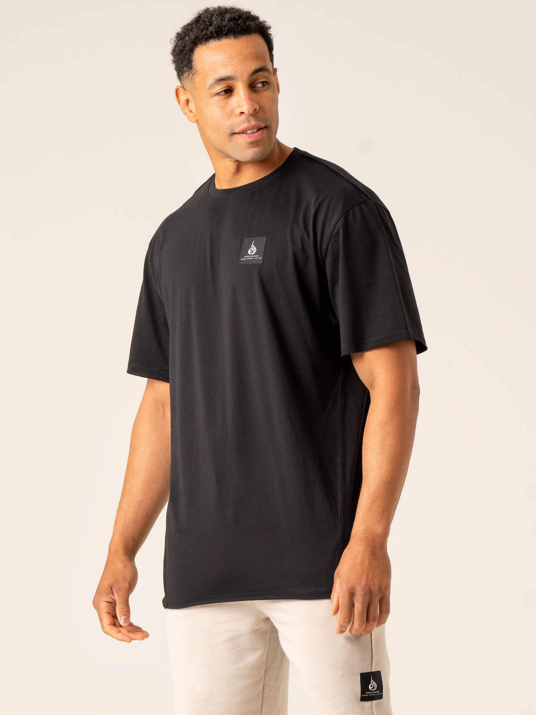 Dynamic Oversized T-Shirt - Black Clothing Ryderwear 
