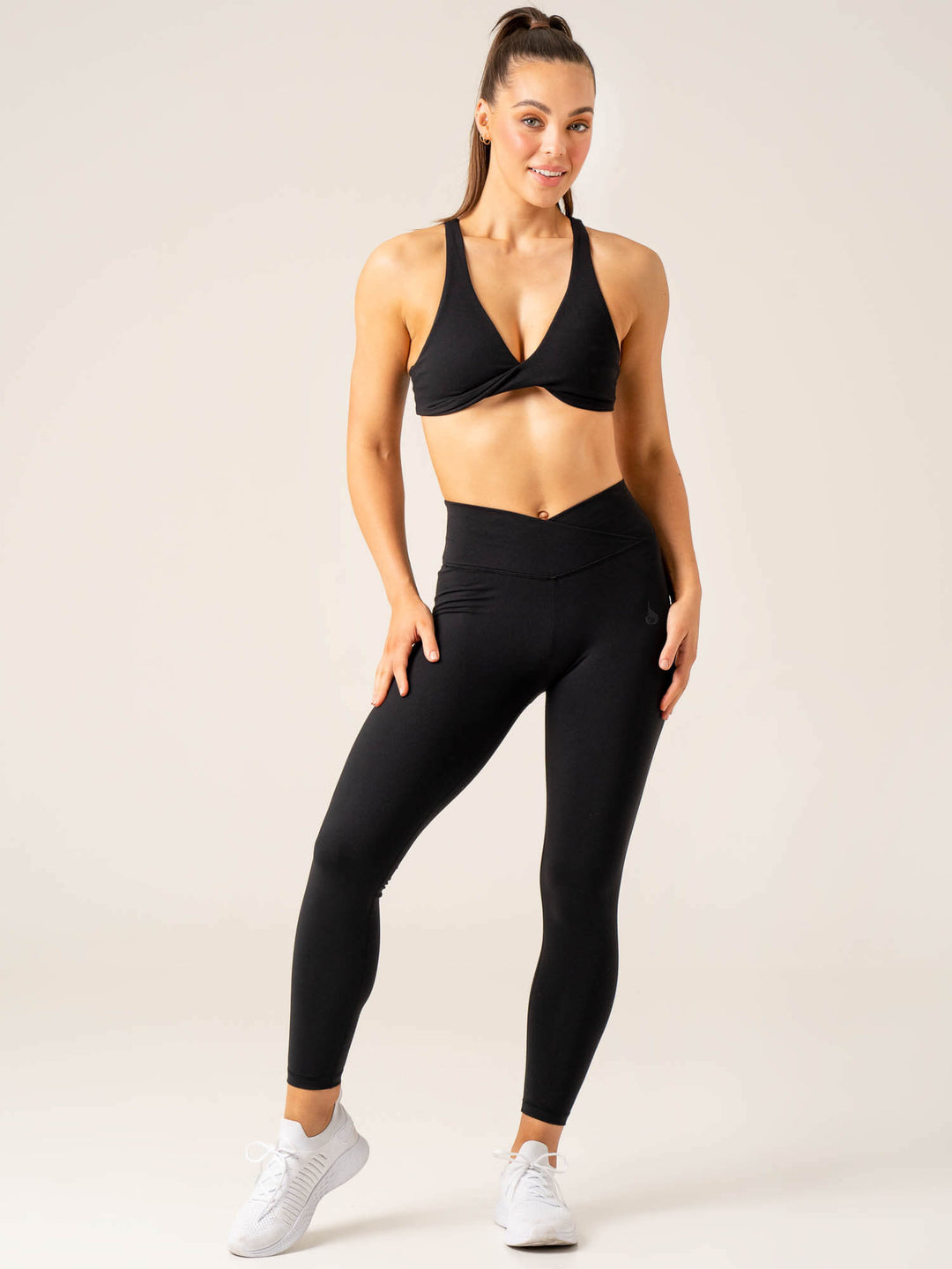 Momentum Cross Over Scrunch Leggings - Black Clothing Ryderwear